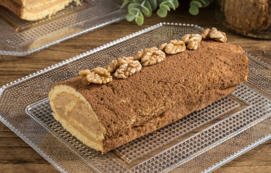 Tronco de navidad relleno de turrón casero