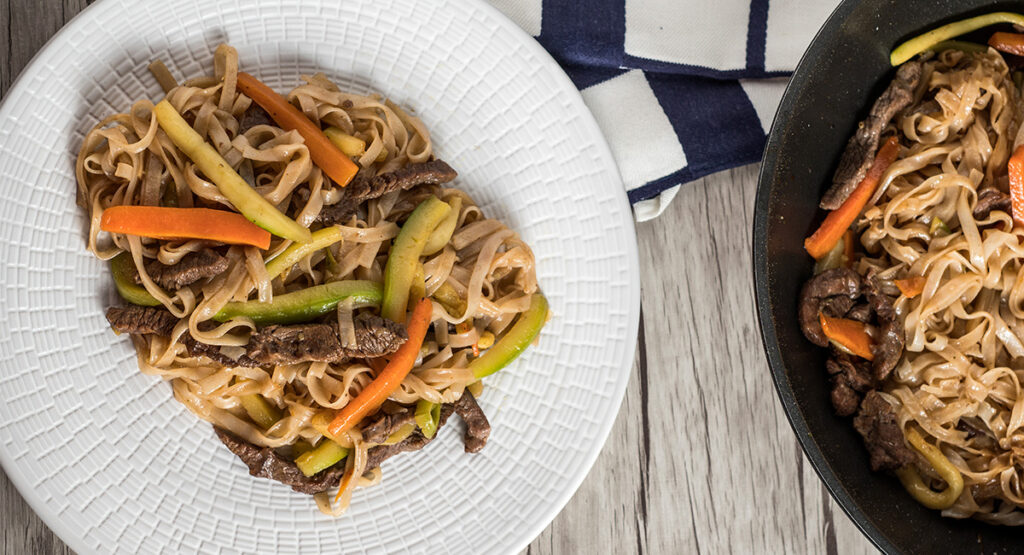 Noodles con calabacín y zanahoria