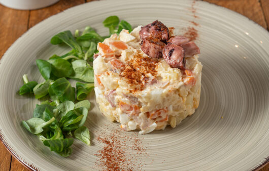 Ensaladilla de pulpo gallega