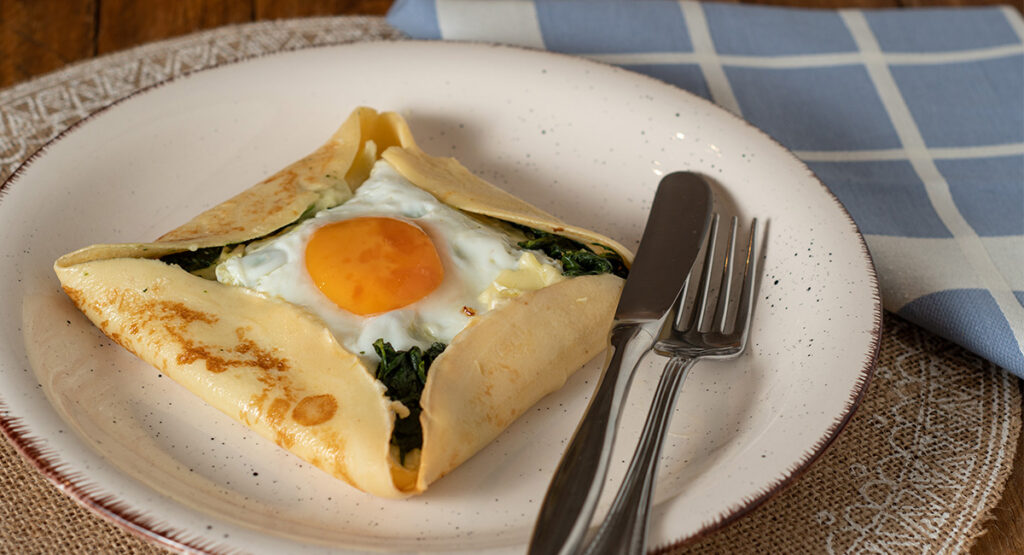 Galette bretonne de espinacas y queso brie