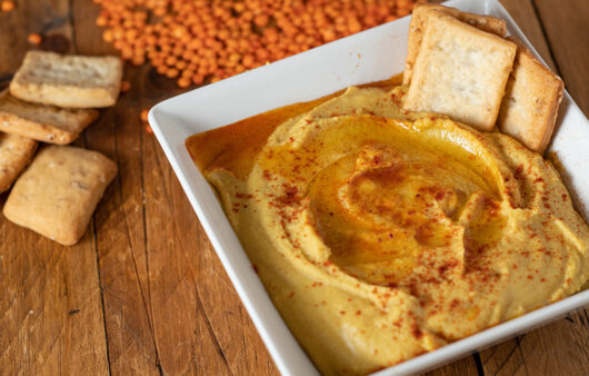 Hummus de lenteja roja