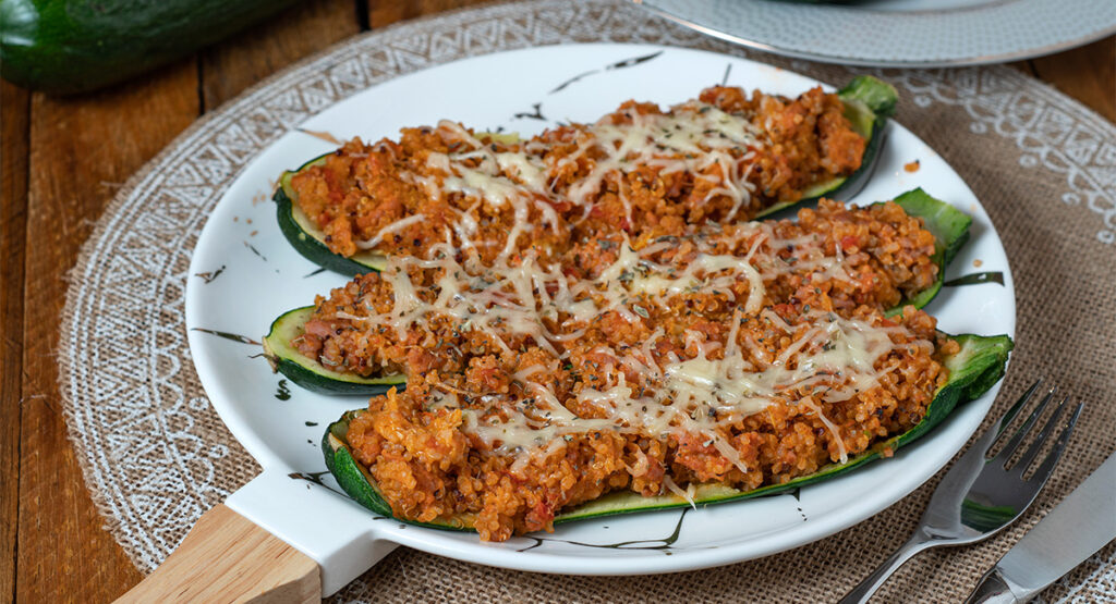 Calabacín relleno de quinoa y carne picada rápido sin horno