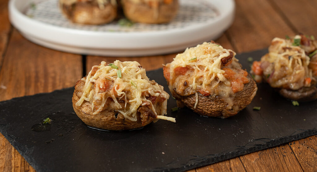 Champiñones rellenos de panceta ibérica