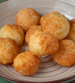 Pan de queso (Pão de queijo)