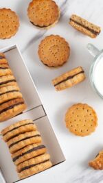 ¿Te gustan las galletas Príncipe? 🤴🏼

Pues esta versión casera te va a enamorar y tu barriga te lo va a agradecer 🫶
Crujientes por fuera, con ese relleno de avellana y cacao que se derrite en la boca... son exactamente lo que parecen: las galletas de tu infancia, pero adaptadas para que puedas disfrutarlas sin miedo.

Guarda esta receta 🔖 para cuando necesites un caprichito, y si ya las has hecho (o tienes ganas de hacerlas), cuéntame en comentarios — me encanta saber cómo os quedan a vosotros 💬

🍪 GALLETAS PRÍNCIPE DE AVELLANA Y CACAO
Para la masa:
🌾 200 g de harina de avena certificada sin gluten
🌰 50 g de almendra molida
🧈 100 g de mantequilla sin lactosa
🥚 1 huevo
🌿 1 cucharadita de esencia de vainilla
🌽 120 g de azúcar de maíz @frusano_espanol (o edulcorante al gusto)

Para el relleno:
🍫 Crema de avellanas y cacao @frusano_español
Para decorar:
🥚 1 huevo batido

✅ Bajas en fructosa y sorbitol
✅ Sin gluten
✅ Sin lactosa
✅ Bajas en FODMAPs

Si te ha gustado, dale al ❤️ para que más personas con intolerancias encuentren recetas como esta. ¡Cada like ayuda muchísimo! 🙏

#comiendobien #fodmap #singluten #sinlactosa #galletas